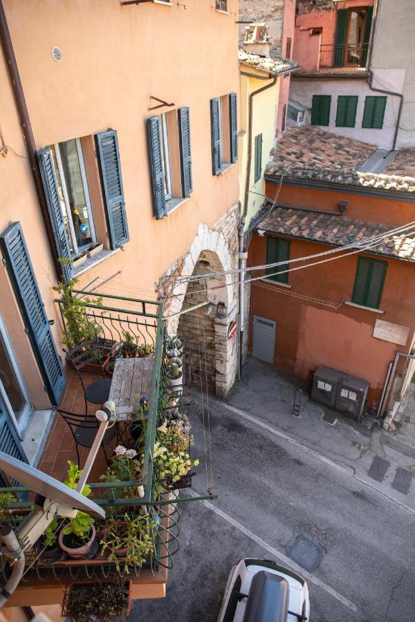 La Conca Apartment: A View On The Roman Aqueduct Perugia Exteriér fotografie