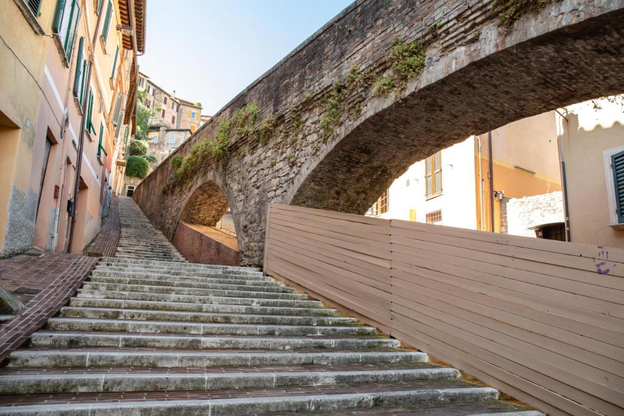 La Conca Apartment: A View On The Roman Aqueduct Perugia Exteriér fotografie